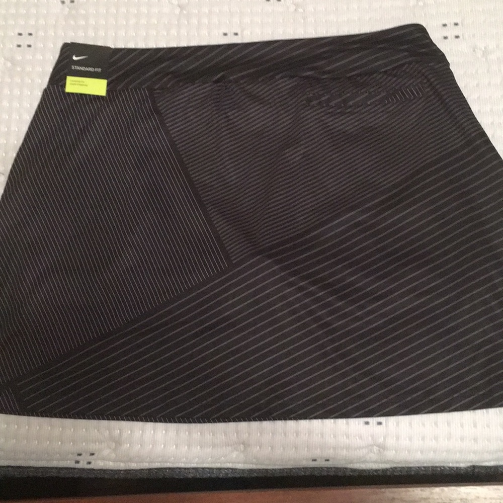 NWT Nike XL Golf Skirt - Picture 2 of 3